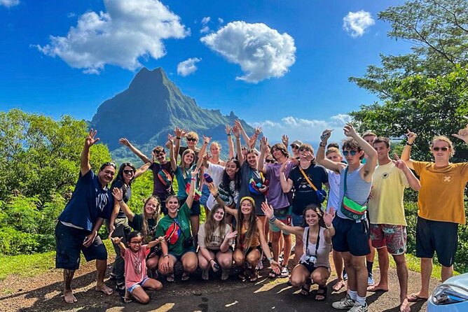 2-HOUR Safari Tour Special Cruise SHIP - AFTERNOON - Crossing Rivers and Meeting Moorea’s Eels
