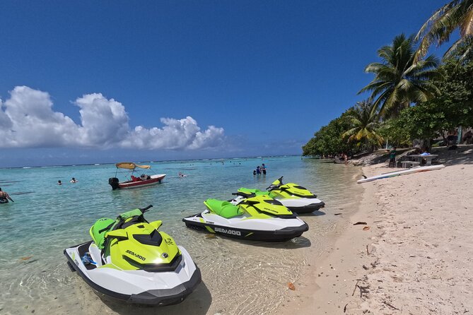 3H Adventure in JET SKI Snorkeling and Tahaa Lagoon - Riding a jet ski across Taha’a Lagoon