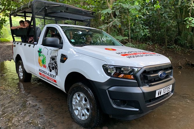 4x4 Moorea Safari Tours : With Hotel transfers - Private tour wording and group size