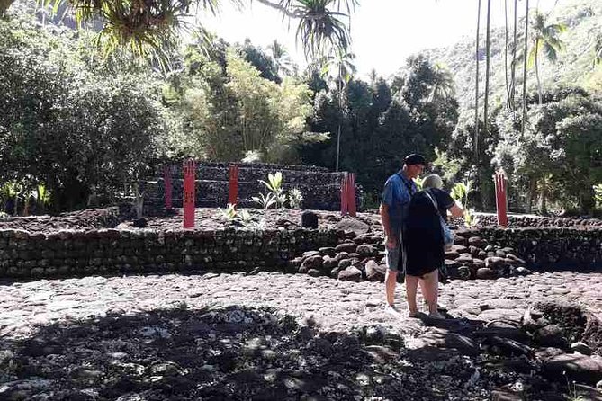 5 Hours Tahiti Island Tour - West and East Coast - The guides are a major part of the value