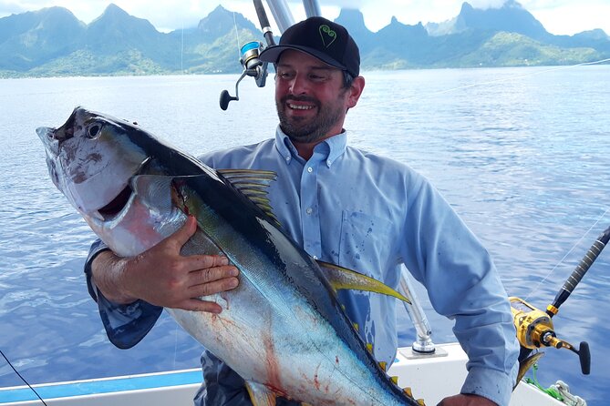 A Day of Big Game Fishing in a small group - Four techniques, from trolling to deep fishing