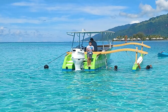 Activity/Excursion Lagoon Tour to Moorea by Canoe 6 hours - Cook Bay and Opunohu Bay with Moorea’s mountains overhead