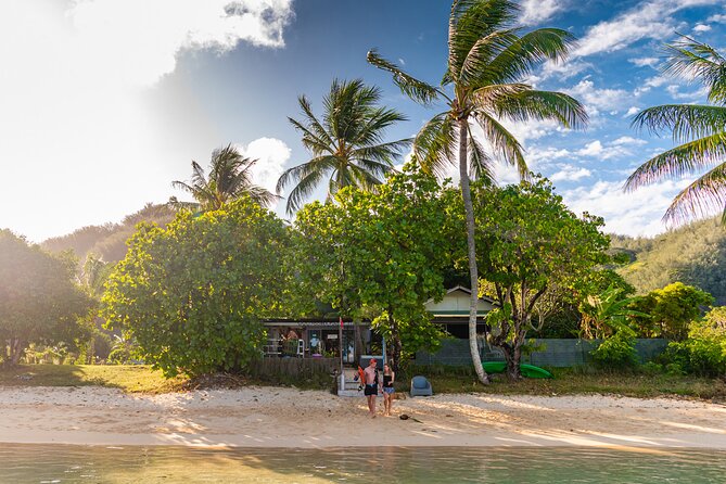 Baptism: introductory dive at Moorea Fun Dive - Starting at the white sandy beach