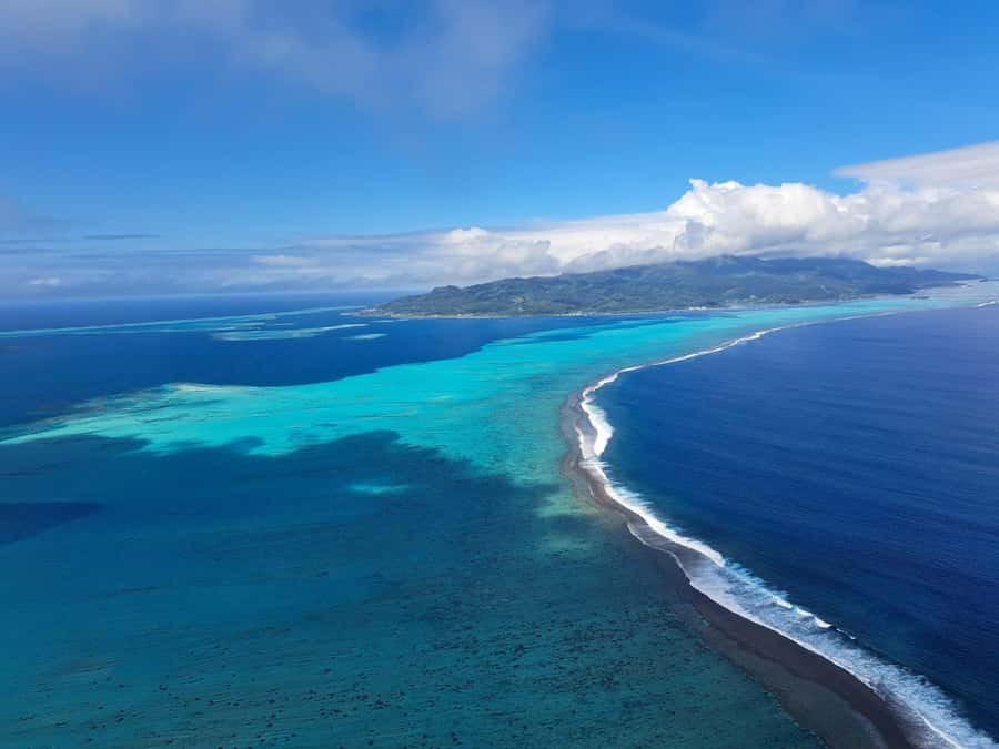 Bora-Bora 30 minutes private flight in light aircraft - A Short Flight With a Big Visual Payoff