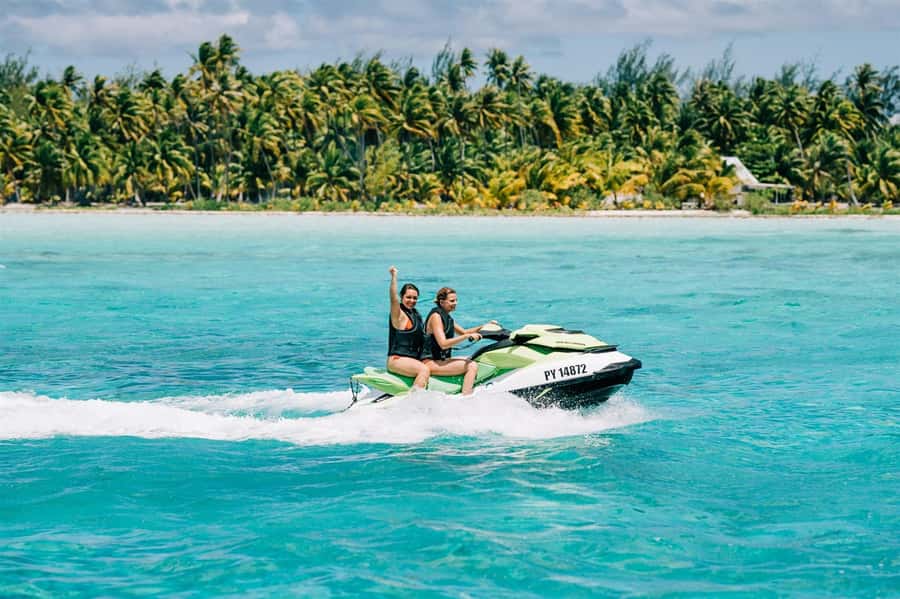 Bora Bora Adventure Day: 4X4 and Jet Ski with Lunch - The coconut husking demonstration