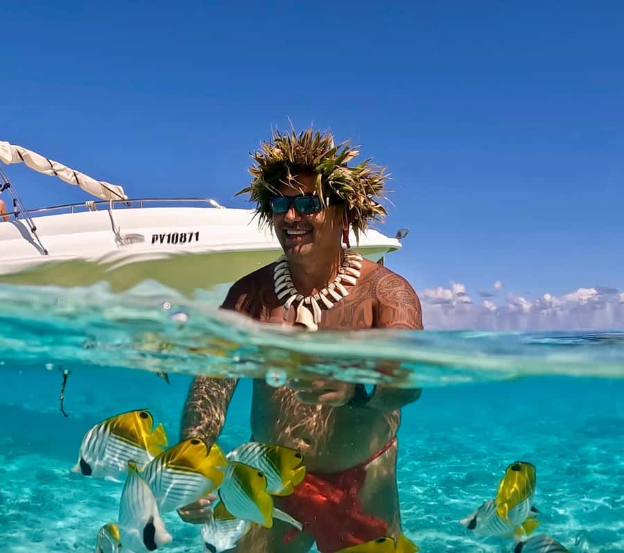 Bora Bora: Blue Lagoon Cruise, Snorkeling and Lunch . - A motu lunch with a local touch