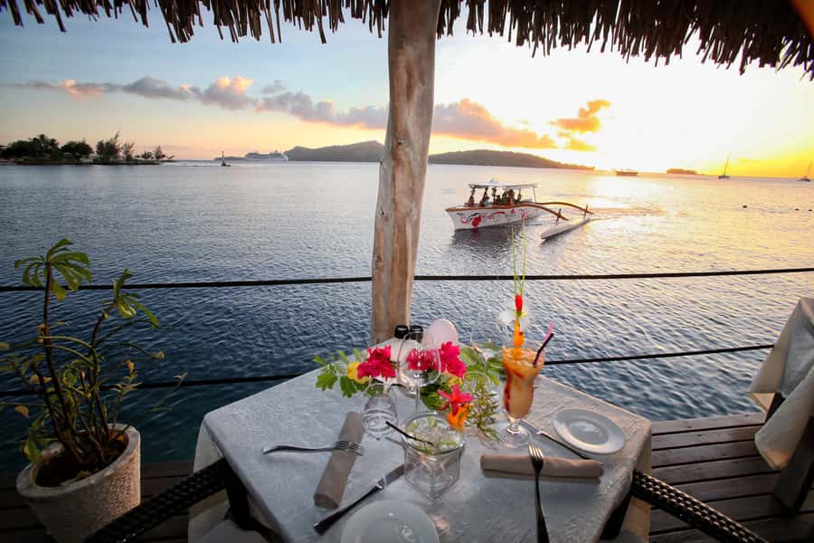 Bora Bora: Combo Sunset Cruise & Romantic Dinner at St James - Key points to know before booking