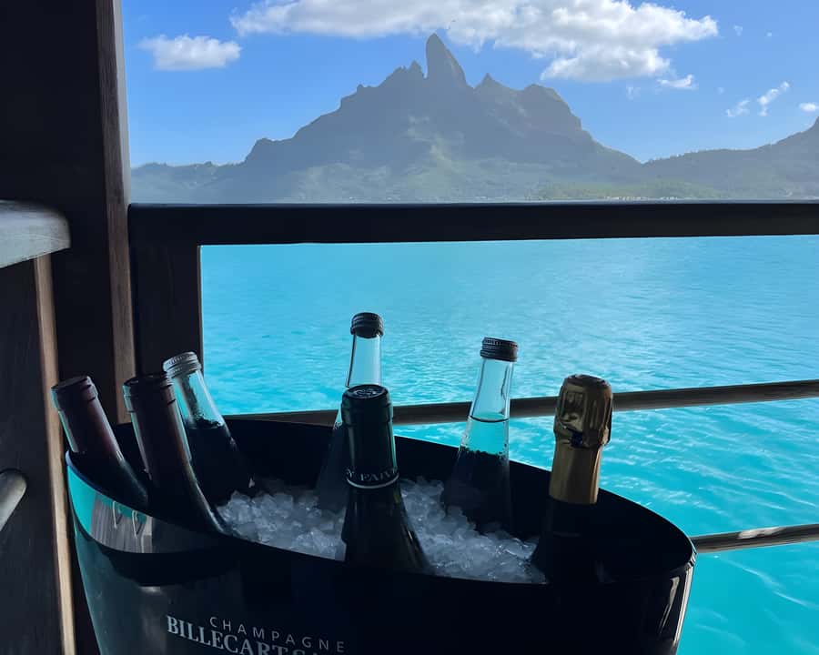 Bora Bora: French Wine Tasting Experience - Arriving at Saint-James in Bora Bora