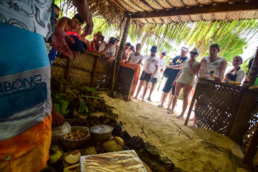 Bora Bora: Full-Day Lagoon Snorkelling Tour - Who should book this Bora Bora experience?