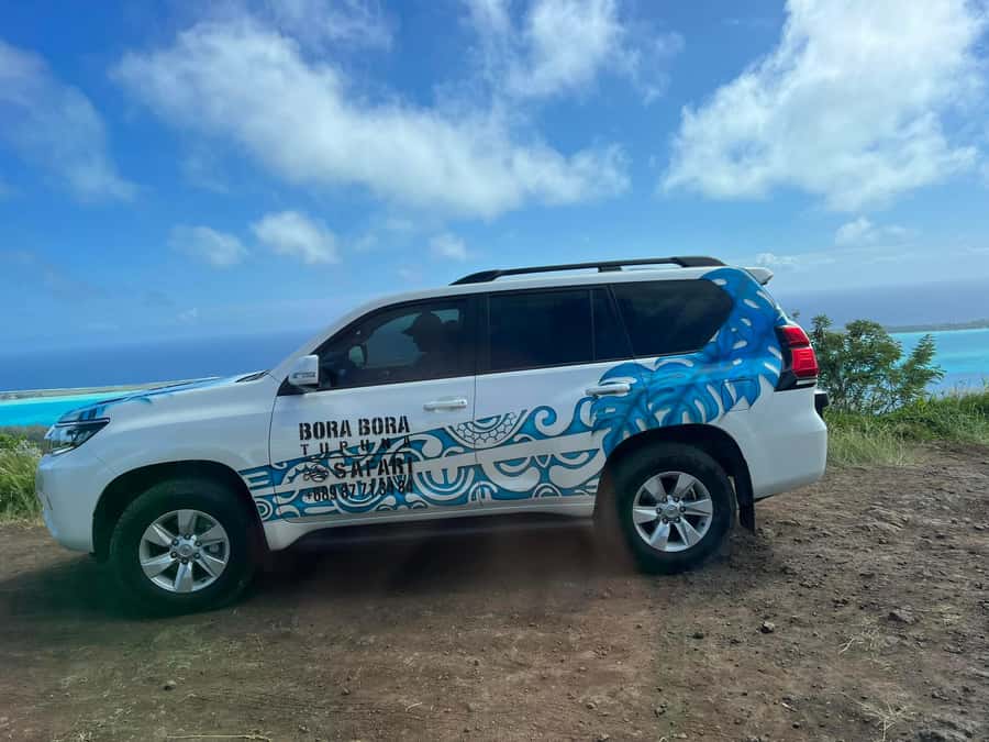 Bora Bora PRIVATE Jeep Safari Island Tour - The best part: uncommon viewpoints and local explanation