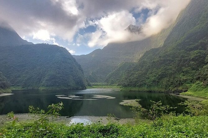 Crossing Over Tahiti Island Safari 4x4 - Archaeological sites and Tahitian culture