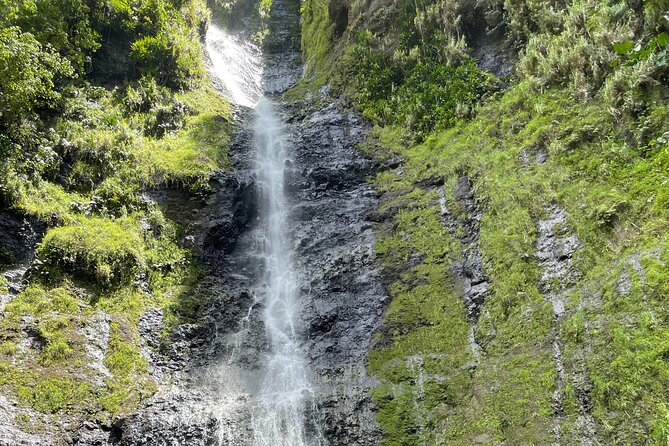 Discovering the emblematic sites of Tahiti - Faarumai Waterfalls in the Papenoo Valley