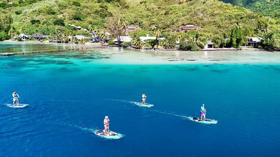 E-Board private tour of Moorea lagoon - A fruit juice break in the middle of the outing