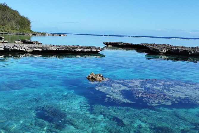 Eco Kayak Excursion in Moorea Lagoon for a Day - A white sandbank facing Moorea’s mountains