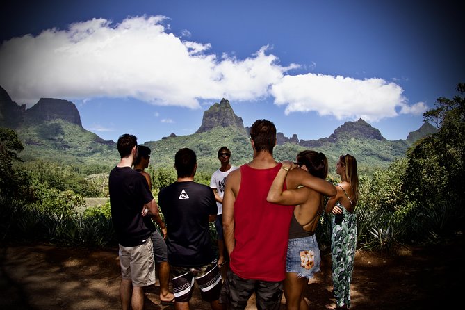 Enjoy Moorea Day Tour - Temae beach lunch with poisson cru and tropical drinks