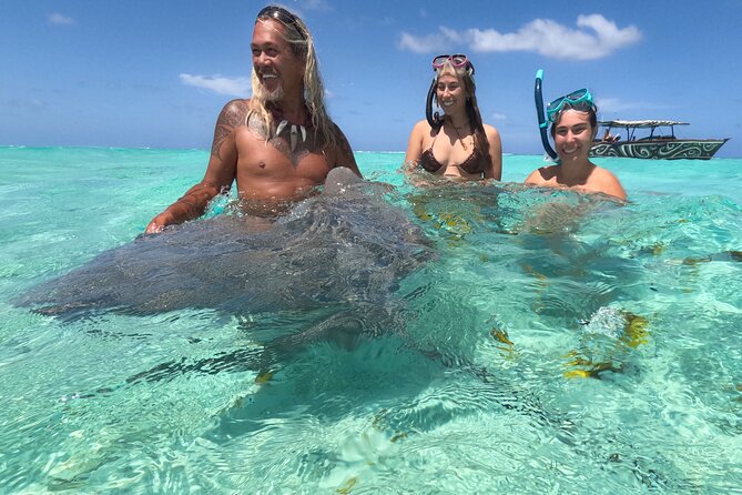 Exceptional Half day on the turquoise lagoon of Bora Bora - Rays and blacktip sharks in their natural setting