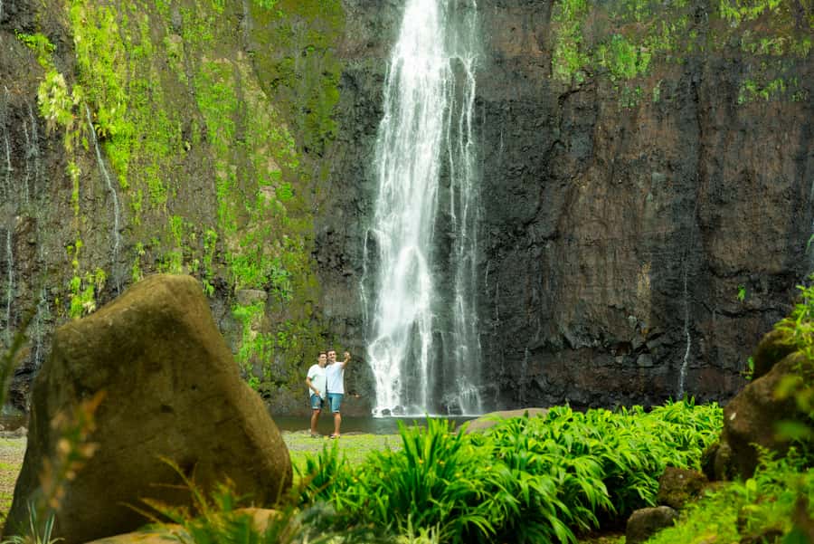 From Papeete: Tahiti Highlights Full-Day Private Tour - Taravao Lookout explains Tahiti’s shape