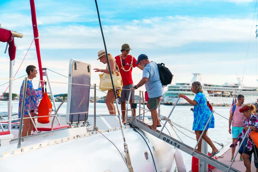 From Tahiti: Tetiaroa Island Tour by Sailing Catamaran - Free time on the beach, with room to breathe