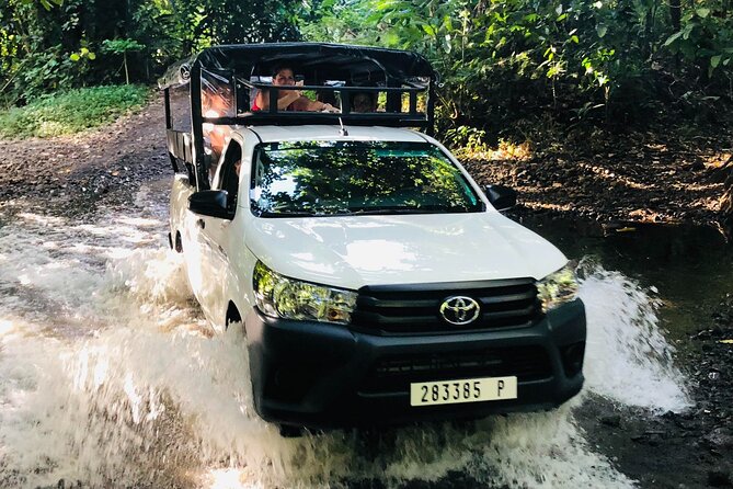 Guided Excursion in 4x4 in Moorea between Land and Sea - Motu Tiahura closes the day with water and shopping