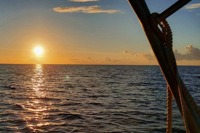 Guided sunset cruise on Raiatea Lagoon - Two hours of changing light on Raiatea Lagoon