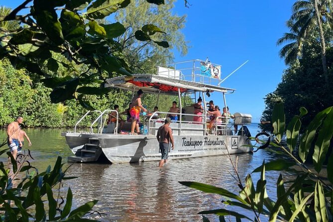 Half day Tahiti Peninsula and Teahupoo boat tour (shared boat) - Walking through the mape forest at Vaipoiri