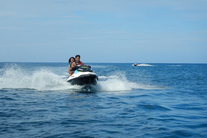 Jet-Ski Découverte 1H00 Jet Ski excursion to Moorea (Single or two-seater) - The northwest coast by jet ski