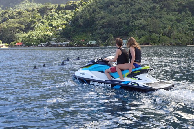 Jet-ski excursion 3 hrs Jet ski excursion to Moorea (single or two-seater) - Stingrays and blacktip sharks in the lagoon