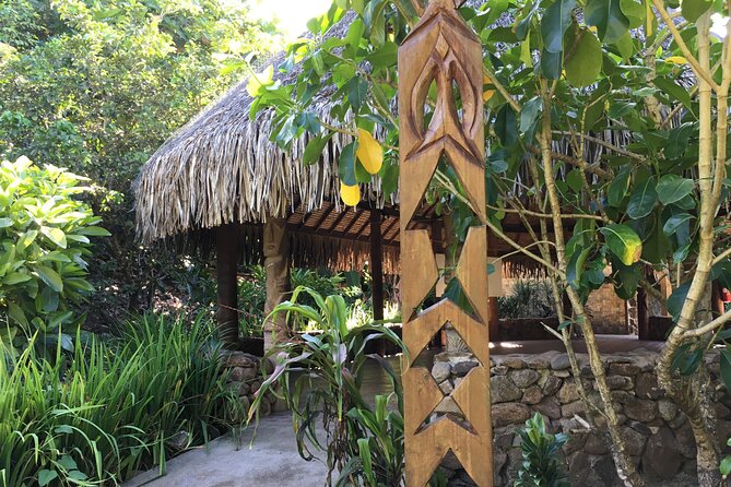 Land and Sea cultural tour to discover traditions, heritage and the lagoon - Lunch with your feet in the lagoon