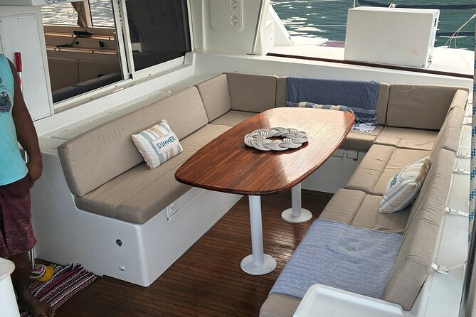 Luxury Private Moorea Cruise Tour - Cook’s Bay and Mount Mouaputa views