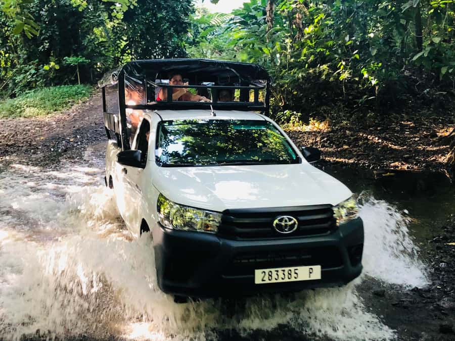 Moorea:4X4 safari excursion between land and sea with lunch - Magic Mountain gives you Moorea at a glance