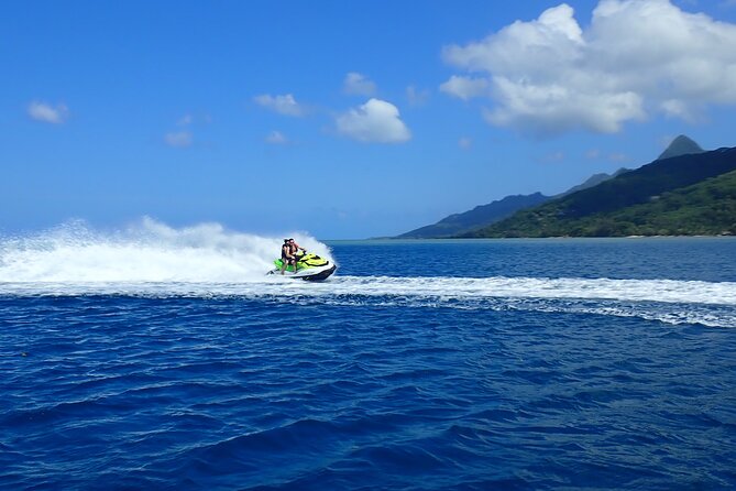 Moorea Buggy Rental - Beaches, shops, and roadside discoveries