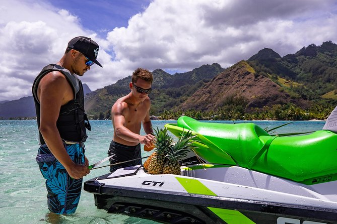 Moorea Explorer Jet Ski tour - Learning the jet ski before the lagoon opens up