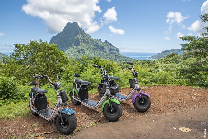 Moorea tour in electric citycoco (in autonomy) - Motu Tiahura and Moorea’s changing lagoon colors