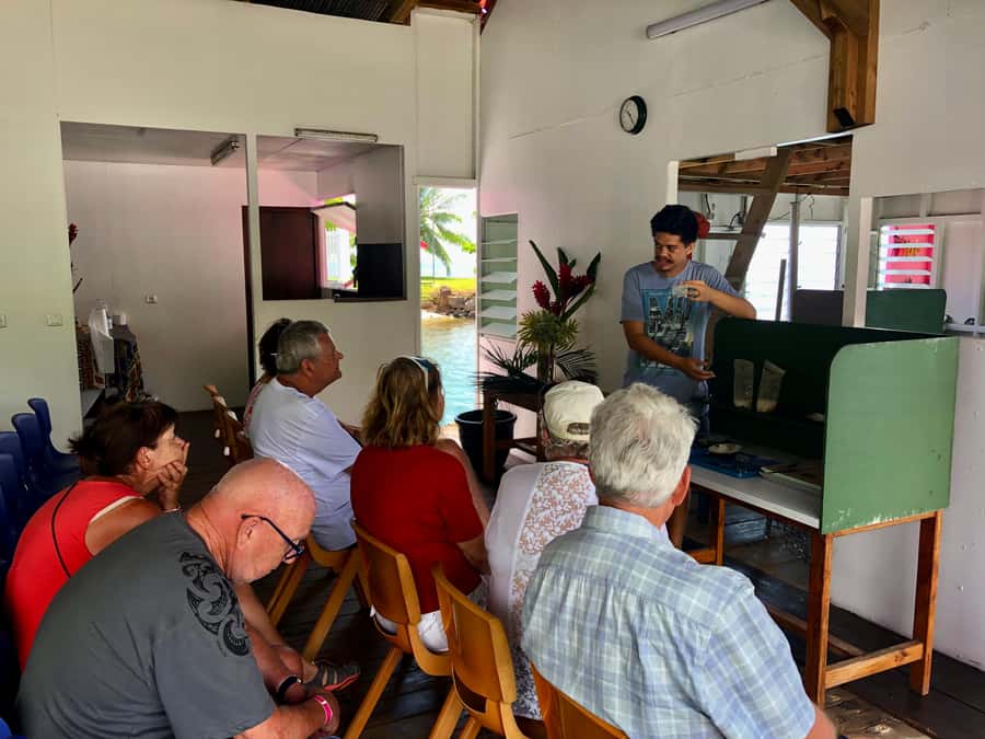 Must-Do : Nature, Culture & Moments Uniques – MirimirI Tours - Pearl Farm and the Island’s Handmade Side