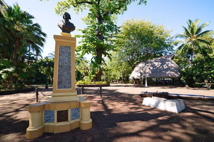 Papeete : walking tour - Bougainville Park and Papeete’s public spaces