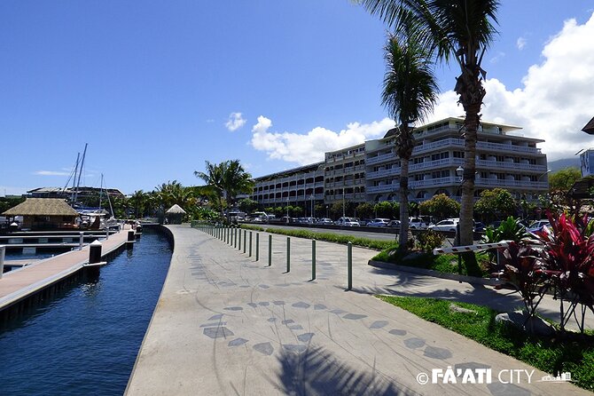 Papeete Walking Tour - Tahiti - The French Polynesian Assembly and the grounds of Queen Pōmare IV