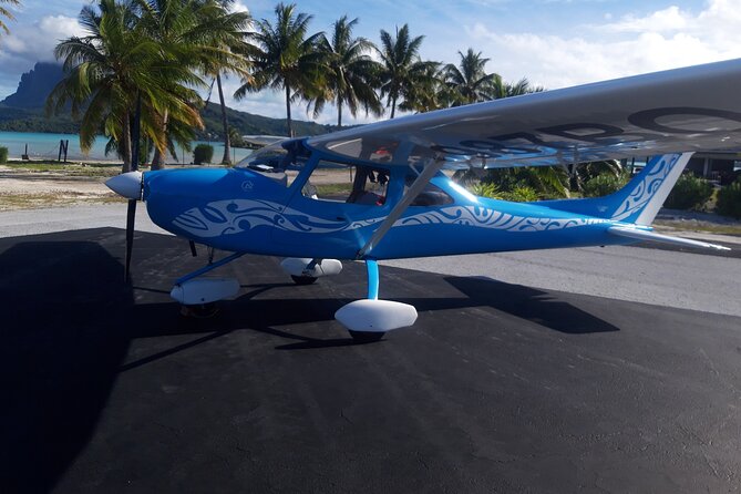 Private 30-minute flight downwind of Huahine - Key points about the Huahine flight