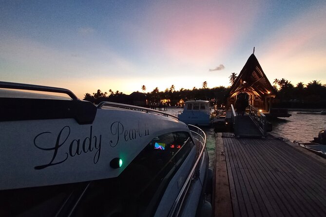 Private Bora Bora Sunset Cruise - Cruising slowly across the lagoon