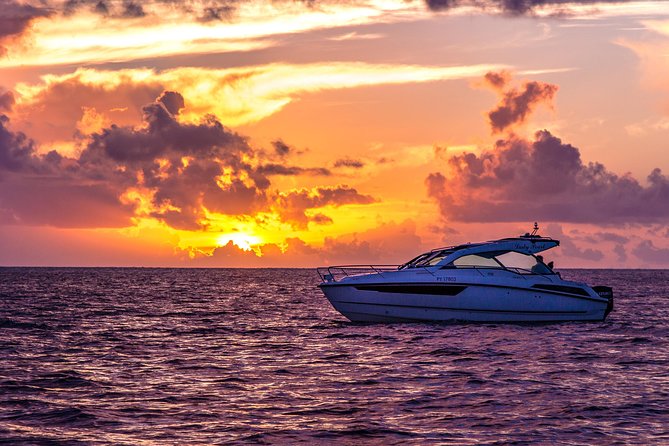 Private Bora Bora Sunset Cruise - Hotel pickup between 4 and 5 p.m.