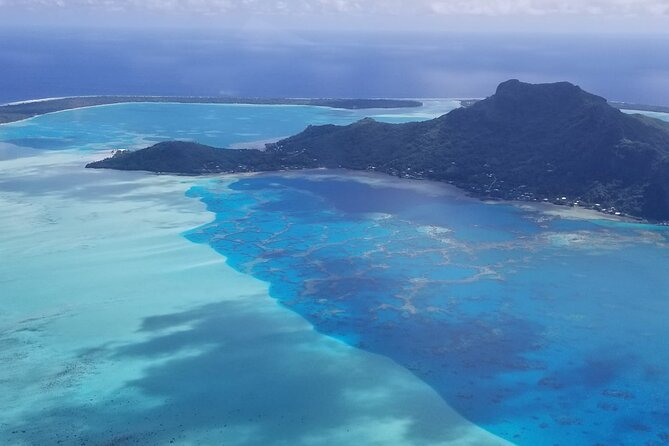 Private flight, in a light plane over the Polynesian motus from Raiatea - Over Raiatea and Taha’a: reading the lagoon from above