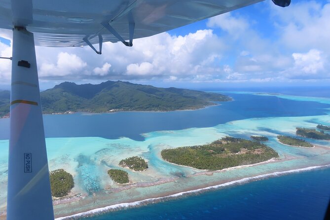 Private flight, in a light plane over the Polynesian motus from Raiatea - Photos, comfort, and what the flight feels like