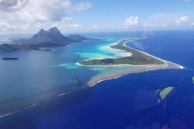 Private flight, in a light plane over the Polynesian motus from Raiatea - Who should book this Raiatea flight?