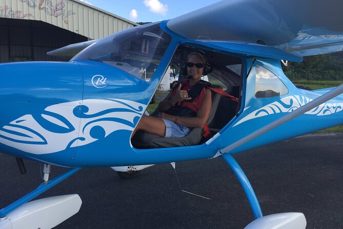 Private flight, in a light plane over the Polynesian motus from Raiatea - The private seating arrangement