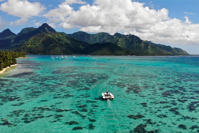 PRIVATE Full Day Tour : Moorea Snorkeling & Sailing on a Catamaran named Taboo - Sailing beyond the reef for Moorea views