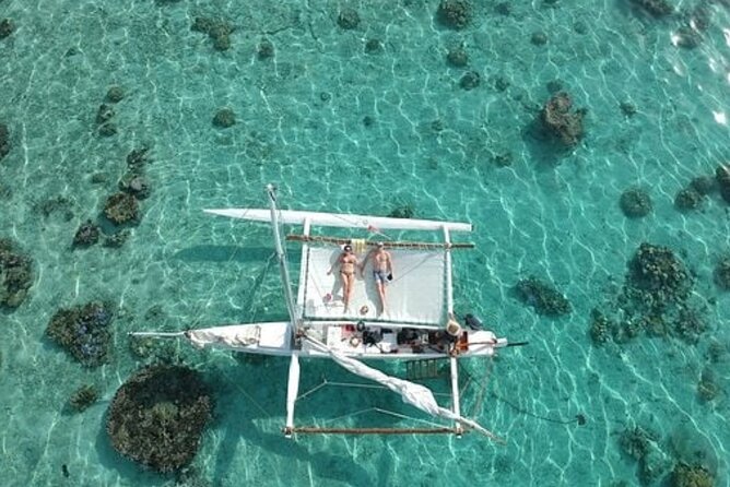 Private Moorea Discovery Half-day Sailing - Rays, peaceful sharks, and underwater tikis