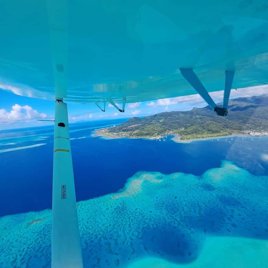 Raiatea: Bora Bora and Taha'a Private Scenic Flight one hour - Why the private format matters