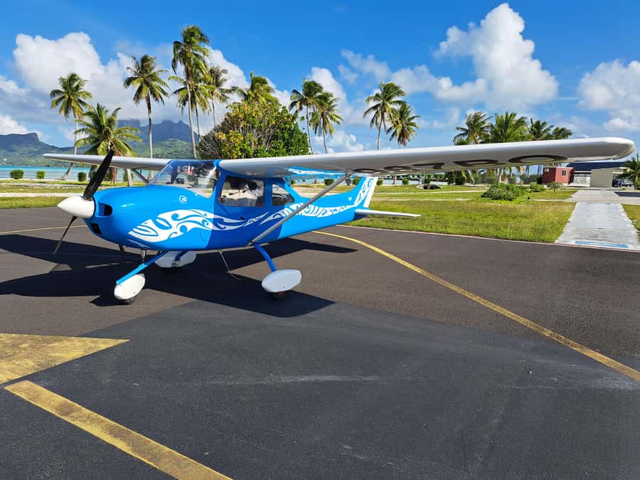 Raiatea: Bora Bora and Taha'a Private Scenic Flight one hour - Raiatea below: your starting point in the Leeward Islands
