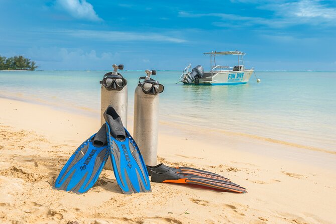 Sea Scooter Jet snorkeling "Moorea Reef Adventure" - Masks, wetsuits, and the equipment details