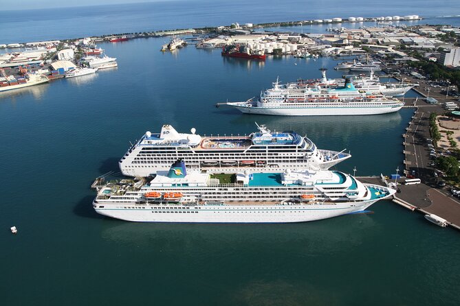 Shared Transfer: Tahiti Airport to Hotel or Cruise Port - Meeting your driver at Faaa Airport