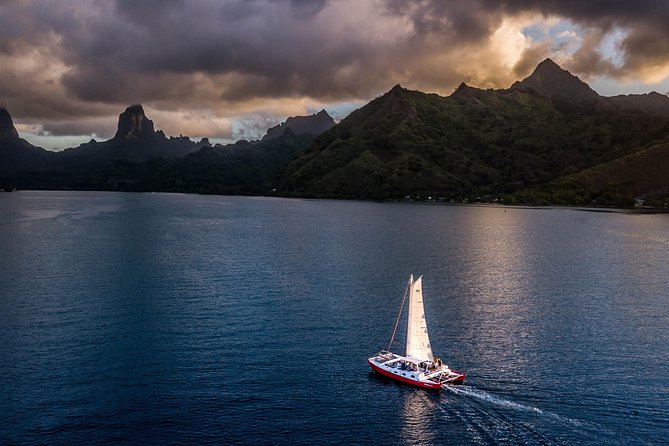 Sunset Cruise : Moorea Sailing on a Catamaran named Taboo - Sailing along Moorea’s northern coast